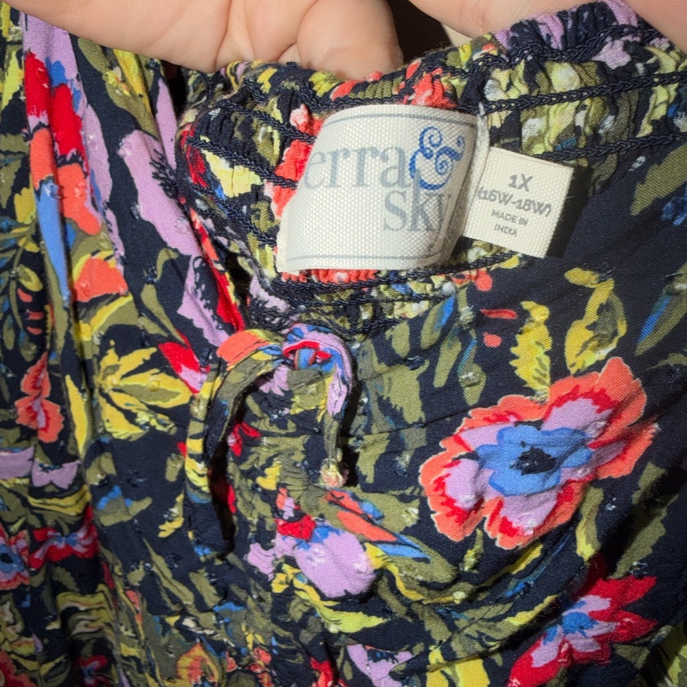 Terra & Sky Colorful Floral Blouse - Picture 5 of 6